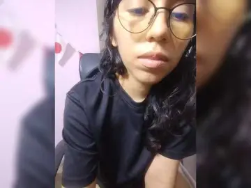 Skinny333  live sex cam