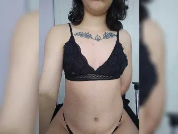 Skinny333  live sex cam