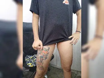 Skinny333  live sex cam