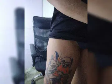 Skinny333  live sex cam