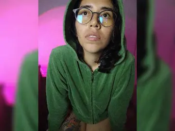 Skinny333  live sex cam