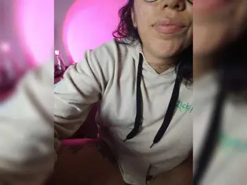 Skinny333  live sex cam