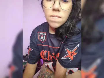 Skinny333  live sex cam