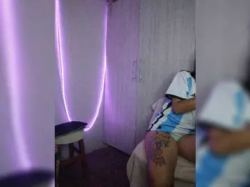 Skinny333  live sex cam