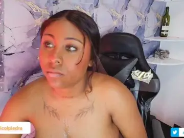 AngelThroatt  live sex cam