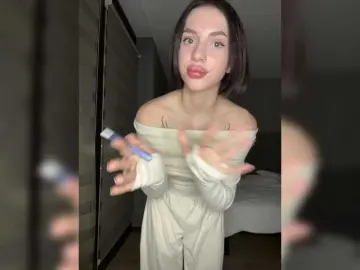 BabyDarii  live sex cam