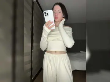 BabyDarii  live sex cam