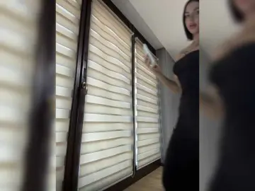 BabyDarii  live sex cam