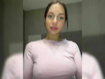 BabyDarii  live sex cam