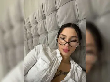 BabyDarii  live sex cam
