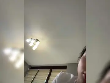 BabyDarii  live sex cam