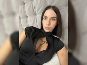 BabyDarii  live sex cam