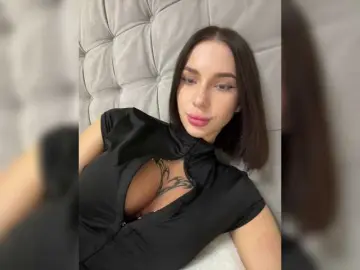 BabyDarii  live sex cam