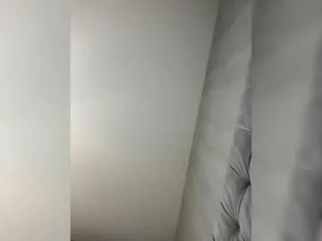 BabyDarii  live sex cam