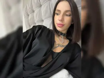 BabyDarii  live sex cam