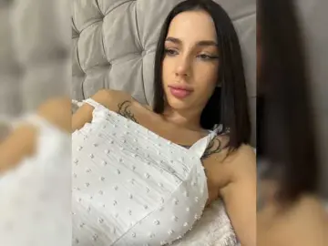 BabyDarii  live sex cam