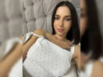 BabyDarii  live sex cam