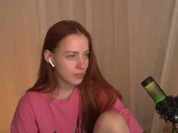 BlackWidow22  live sex cam