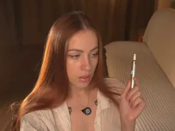 BlackWidow22  live sex cam