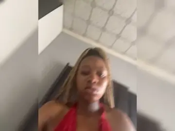 CatherineLarson  live sex cam