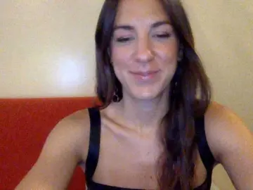 MilfKendra  live sex cam