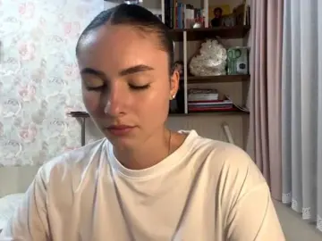 CarleenKnappe  live sex cam