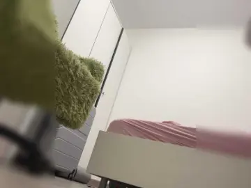 EmmaWise2211  live sex cam