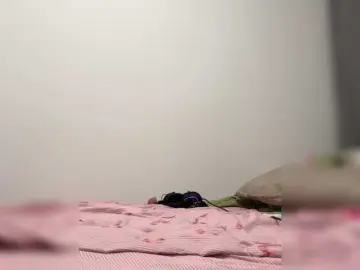 EmmaWise2211  live sex cam