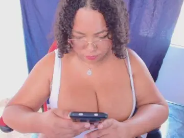 Italy-boobs  live sex cam