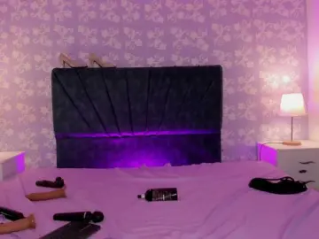 LittleKloe  live sex cam