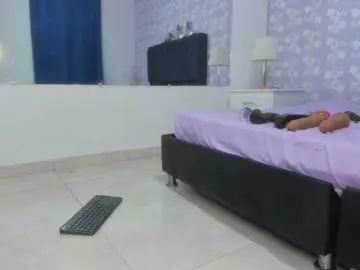 LittleKloe  live sex cam