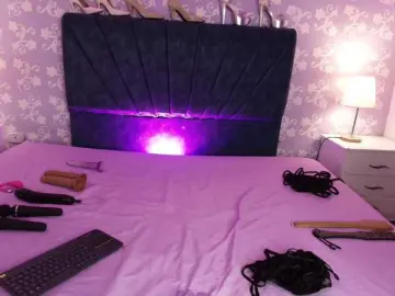 LittleKloe  live sex cam