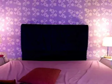LittleKloe  live sex cam