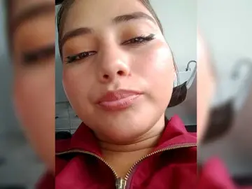 Lucy02  live sex cam