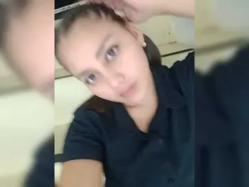 Lucy02  live sex cam