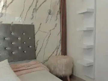 Vanessaasquirt  live sex cam
