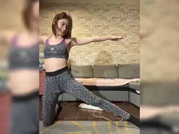 18YoungPussy18  live sex cam