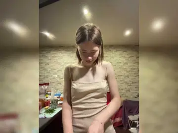 18YoungPussy18  live sex cam