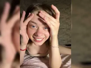 18YoungPussy18  live sex cam