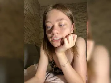 18YoungPussy18  live sex cam