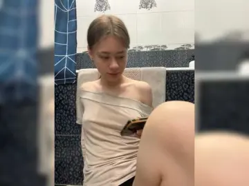 18YoungPussy18  live sex cam