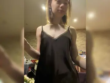 18YoungPussy18  live sex cam