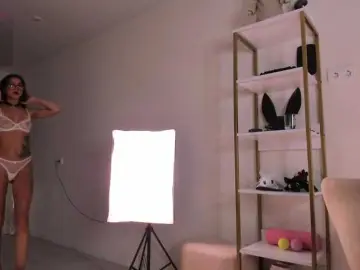 Ashley-Wow  live sex cam