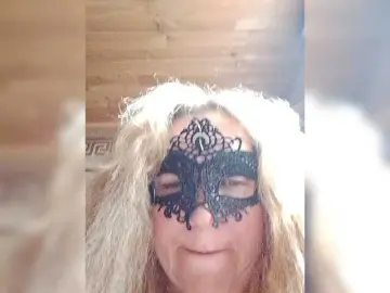 StacyMilk  live sex cam
