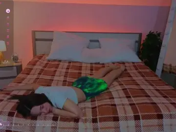 Trixiie  live sex cam