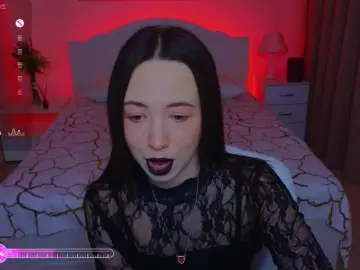 Trixiie  live sex cam