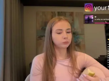 -VikkiL0vesCheese-  live sex cam