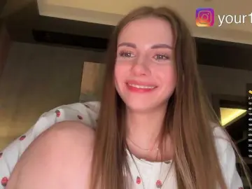 -VikkiL0vesCheese-  live sex cam