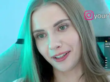 -VikkiL0vesCheese-  live sex cam