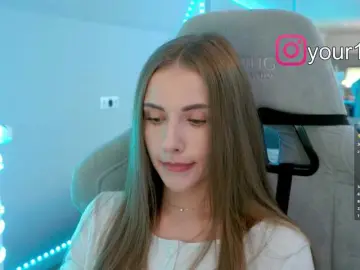 -VikkiL0vesCheese-  live sex cam